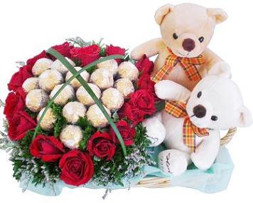 admin/item_images/2004-couple-w-flowers--chocolates.jpg