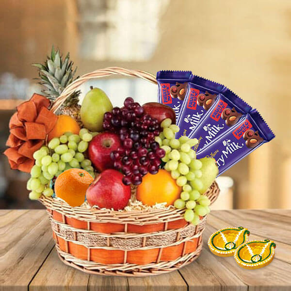 admin/item_images/Diwali-Fruit-Chocolate-Basket-with-Diya.jpg